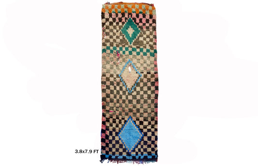 Tapis de couloir marocain à carreaux 4x8, tapis de couloir à diamants vintage.