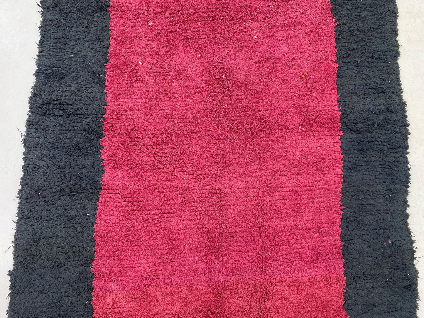 Tapis marocain à bordures 5x7, style bohème.