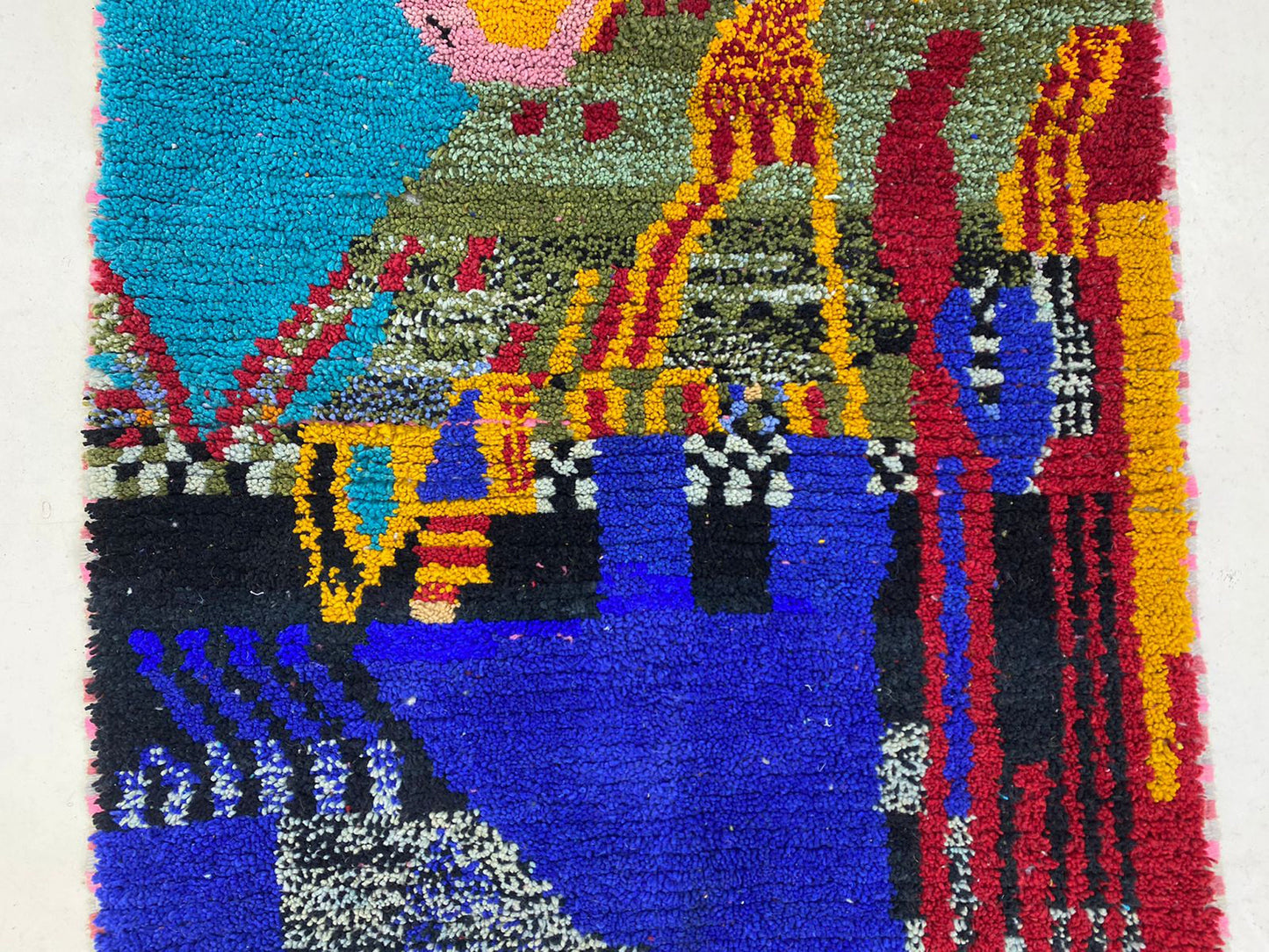 Tapis berbère marocain fabriqué à la main, tapis abstrait unique.