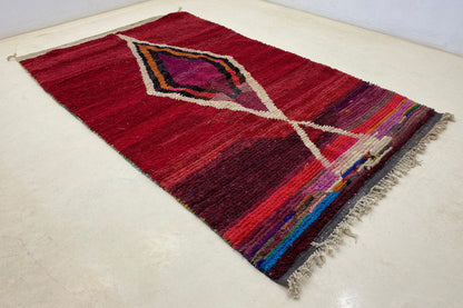 Tapis berbère marocain fait main, tapis tissé bohème coloré.