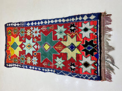 Tapis marocains vintage uniques 4x8, tapis au design berbère traditionnel.