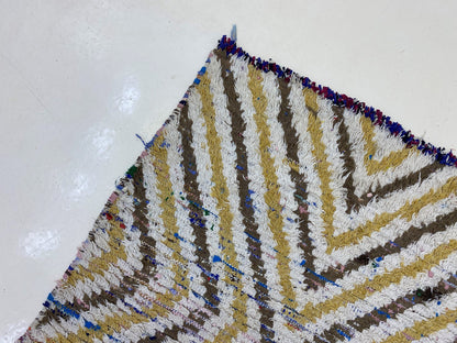 Tapis de couloir marocain vintage élégant à chevrons 3x6.