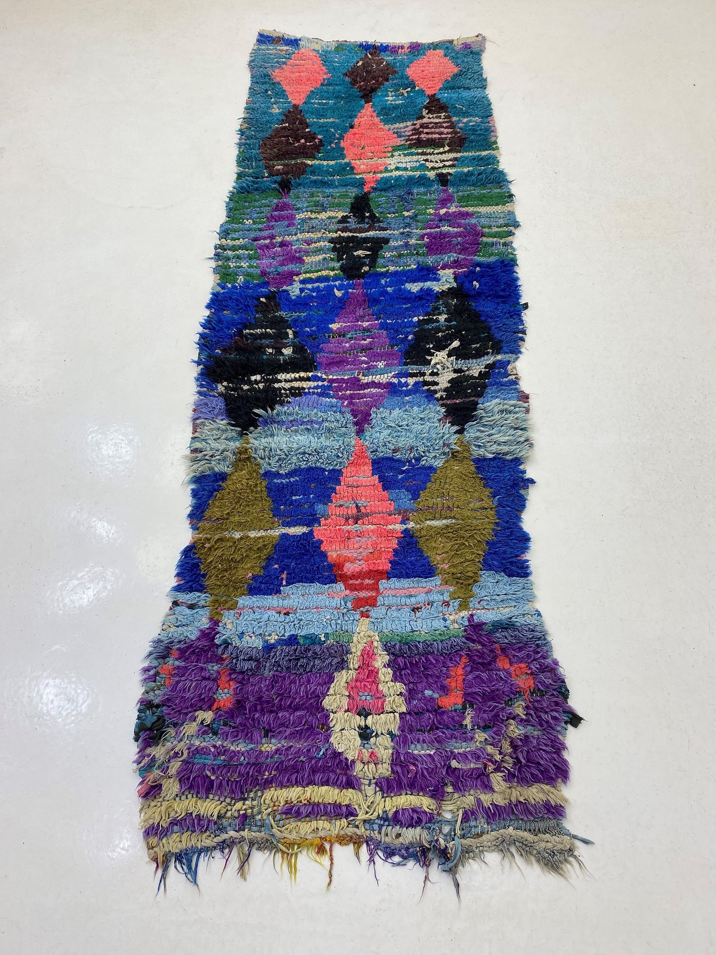 Tapis de couloir marocain vintage à losanges 3x9, tapis berbère tissé.