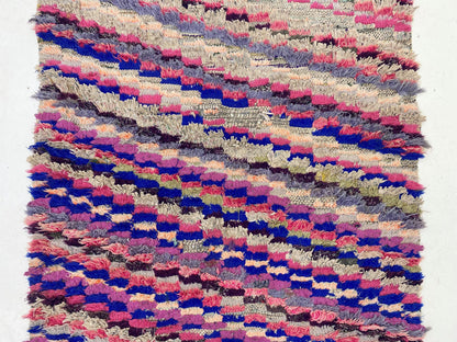 Tapis à petits carreaux 3x6 : tapis marocain coloré.