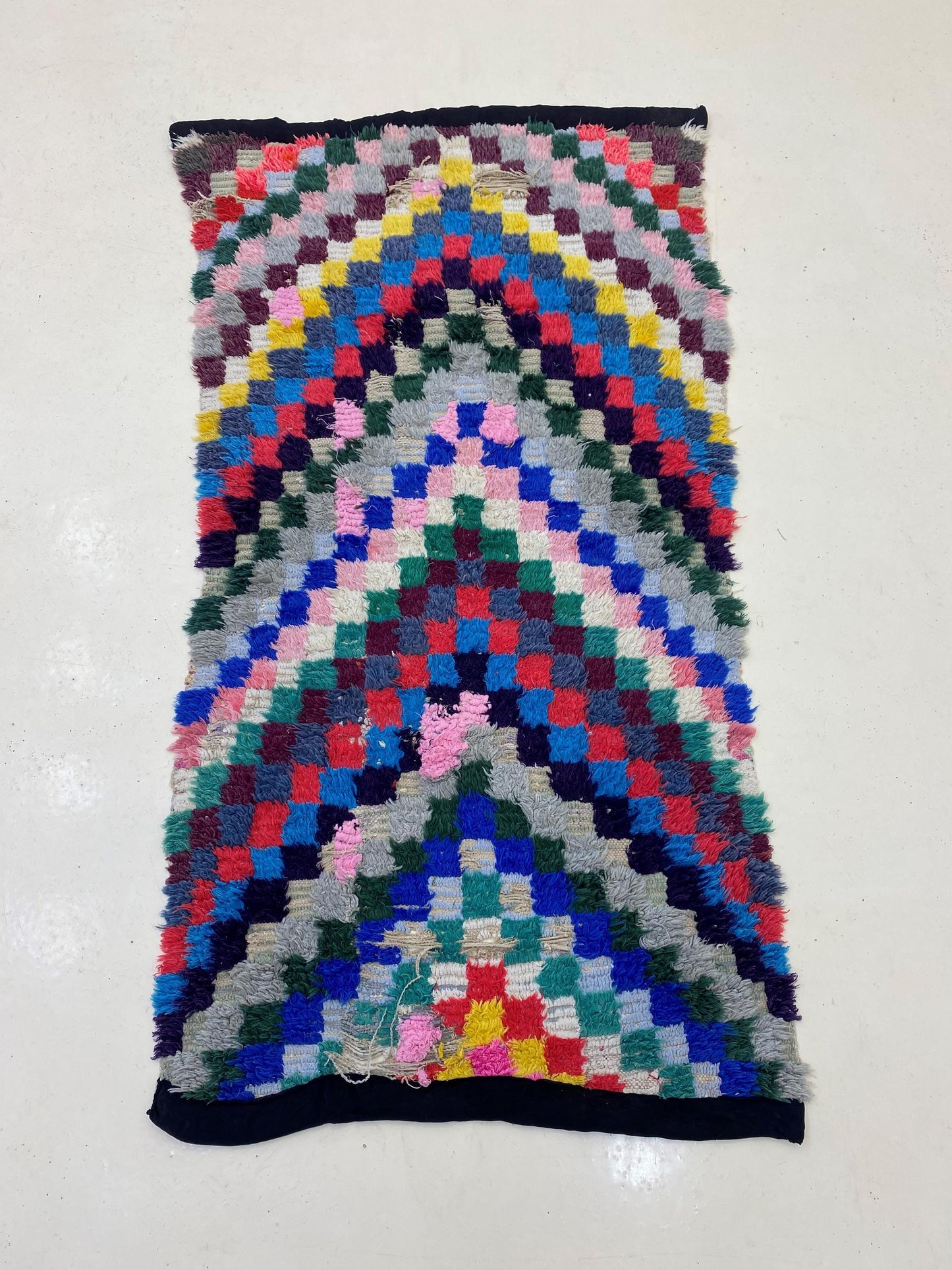 Tapis à carreaux marocain 3x5 : un charme coloré pour votre maison.