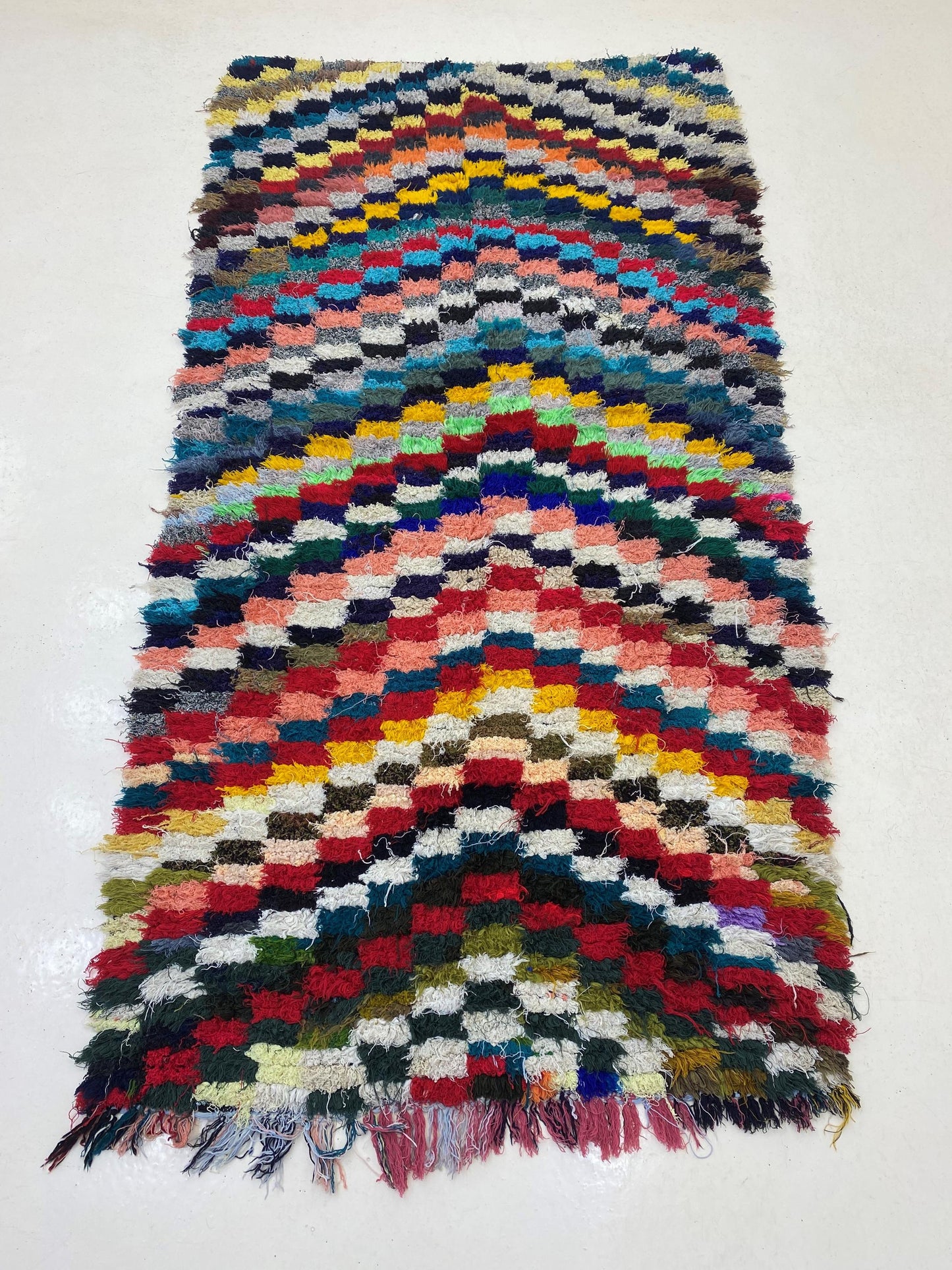 Tapis marocain 4x8, tapis à carreaux colorés.