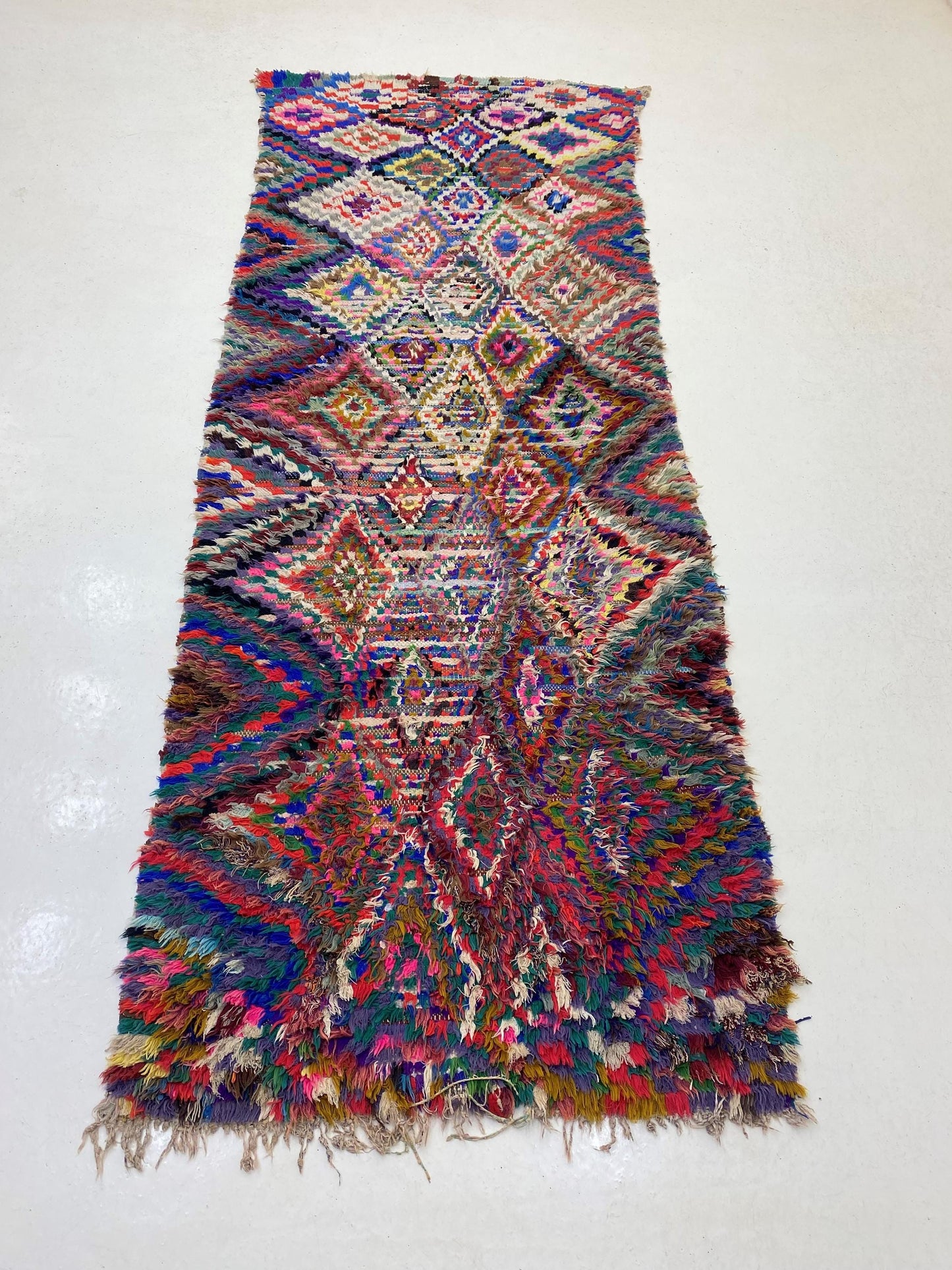 Tapis de couloir berbère marocain à losanges 3x9.