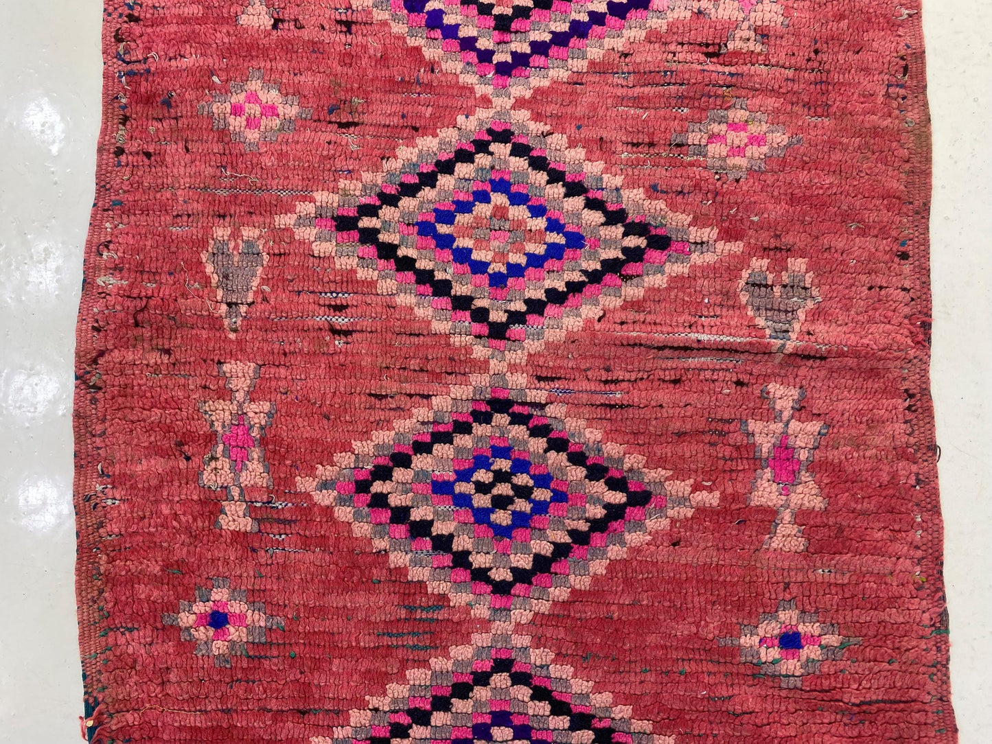 Tapis de couloir marocain vintage à losanges 3x9.